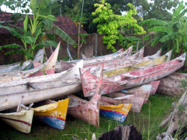 Perahu-Gazebo terbuat dari kayu Jati Kuno dan berkwalitas tinggi