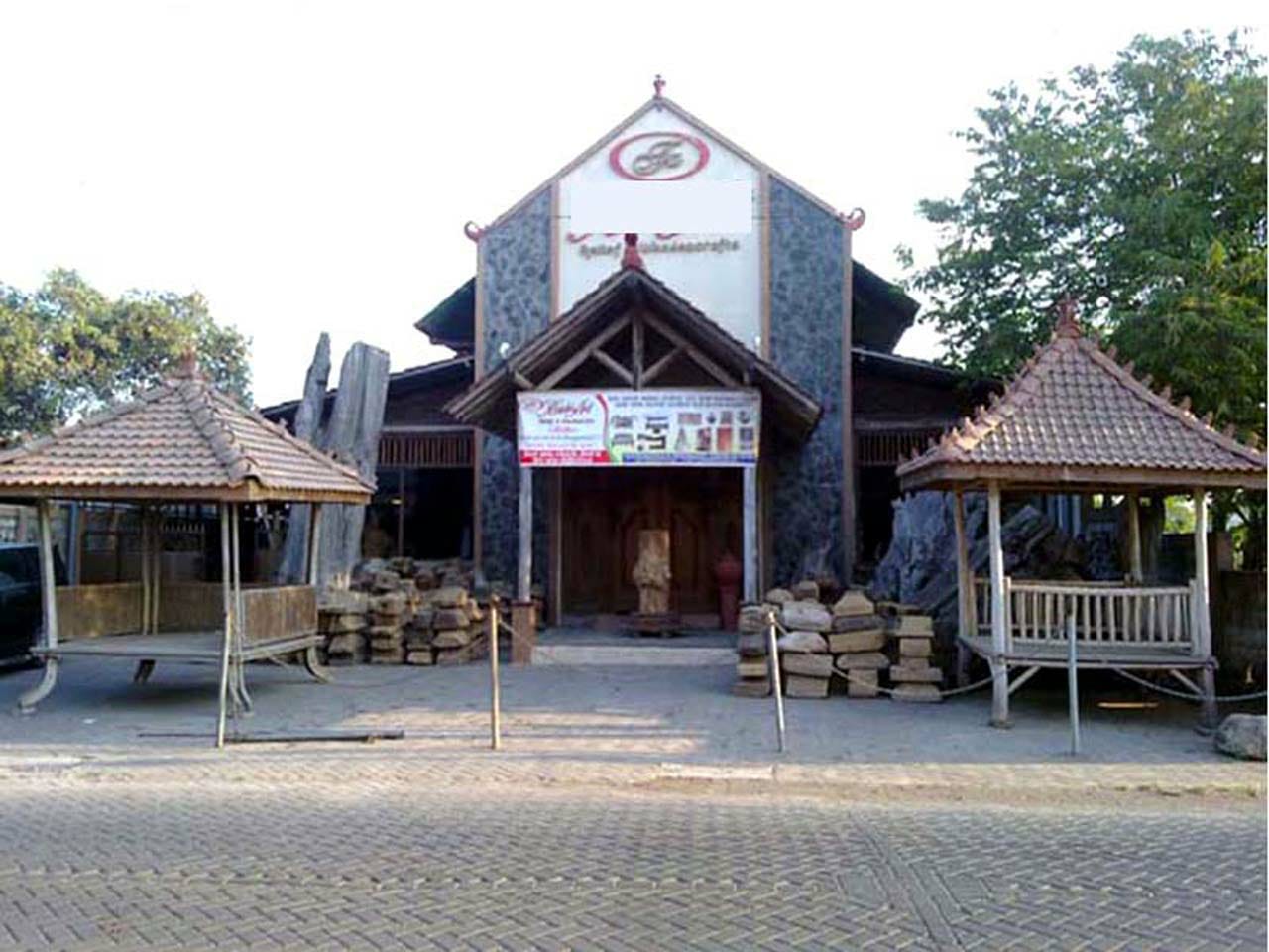 Jual Unit Usaha Showroom dan Workshop untuk Furniture Kayu Jati di Mulyo Harjo Jepara