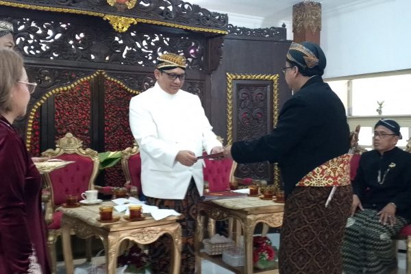 Akademisi dan Tokoh Pati mendapatkan Gelar Kanjeng Raden Tumenggung (KRT) Adinagoro dari Praja Mangkualaman di Yogyakarta