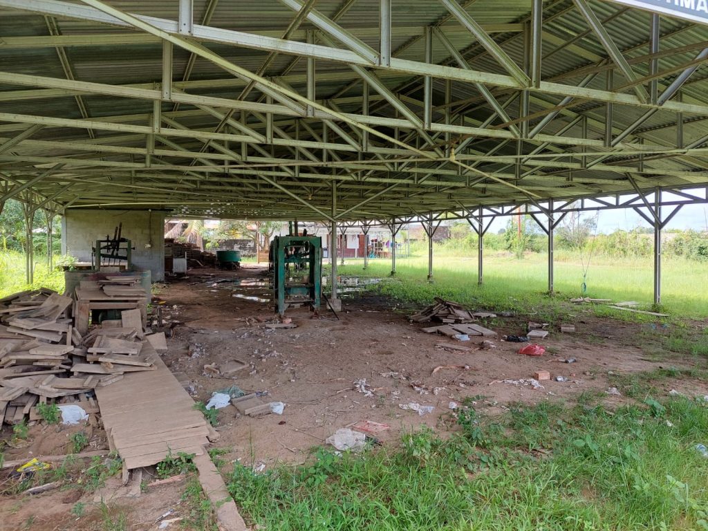 JUAL CEPAT ATAU DISEWAKAN TANAH DARAT PLUS RUMAH DAN BANGUNAN BEKAS PABRIK BATAKO