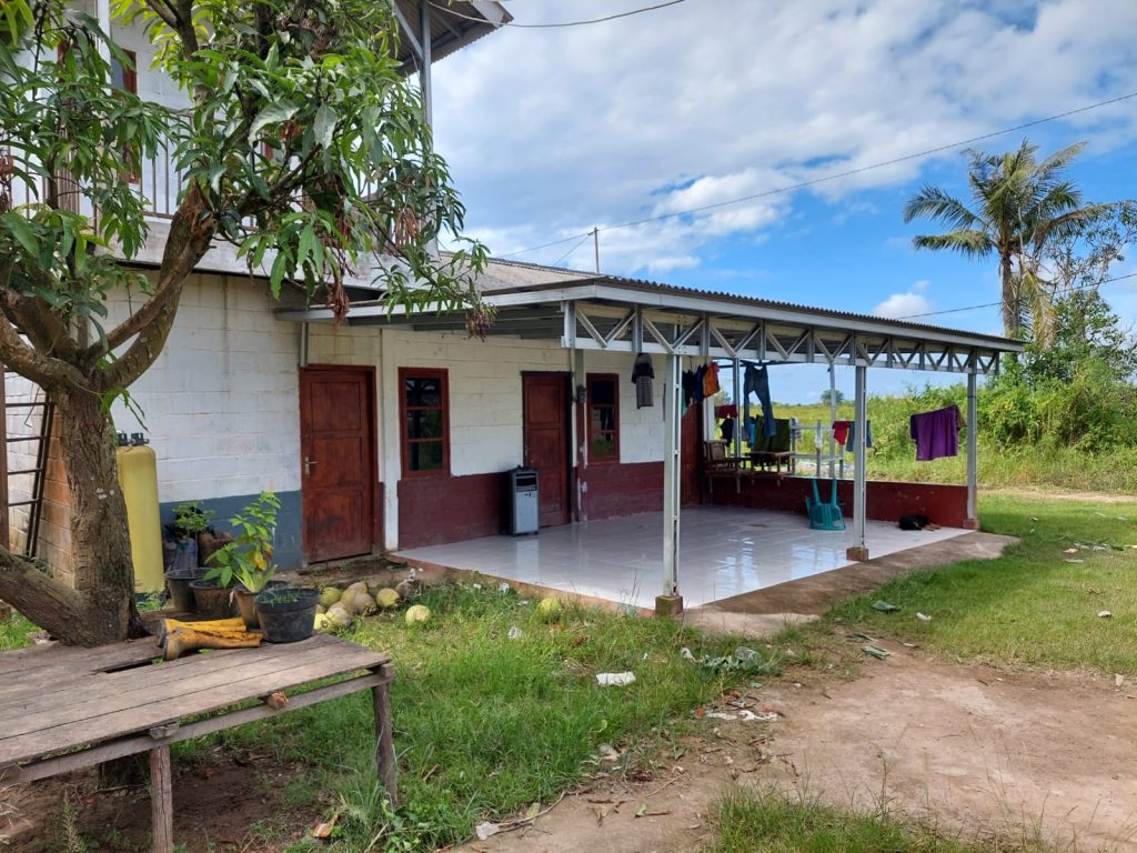 JUAL CEPAT ATAU DISEWAKAN TANAH DARAT PLUS RUMAH DAN BANGUNAN BEKAS PABRIK BATAKO