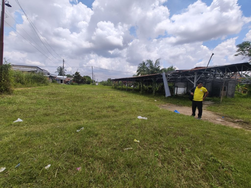 JUAL CEPAT ATAU DISEWAKAN TANAH DARAT PLUS RUMAH DAN BANGUNAN BEKAS PABRIK BATAKO