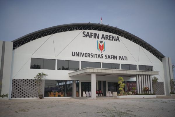 Universitas Safin Pati Raih Penghargaan Bergengsi Radar Kudus Award 2025 universitas safin pati