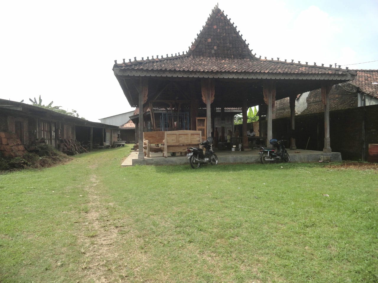Jual Unit Usaha Showroom dan Workshop untuk Furniture Kayu Jati di Mulyo Harjo Jepara