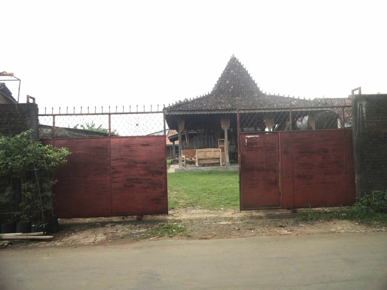 Jual Unit Usaha Showroom dan Workshop untuk Furniture Kayu Jati di Mulyo Harjo Jepara