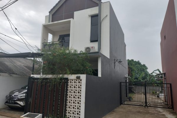 Jual Cepat Rumah 2 Lantai di Cikeas – Free AC & Kitchen Set, SHM, Bebas Banjir