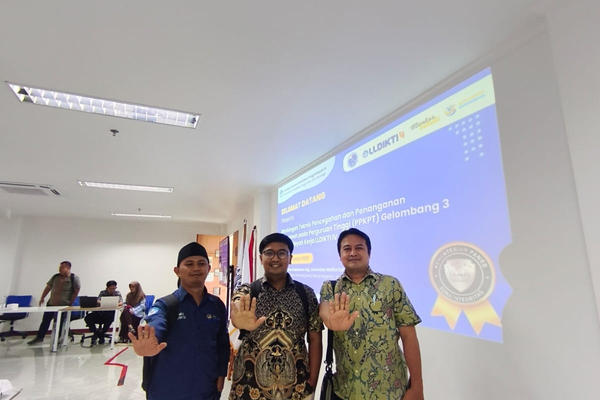 kampus di cileungsi